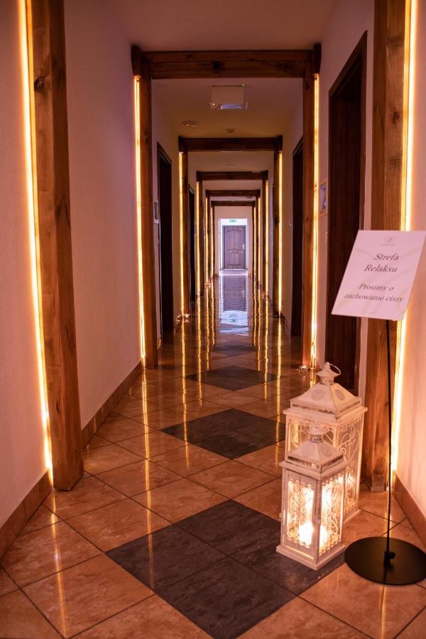 Dwor Czarneckiego Hotell Porosły Eksteriør bilde